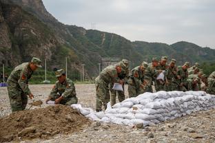 20岁251天，贝林厄姆是连续6场欧冠参与进球第三年轻球员